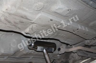 Установка пламегасителя Nissan Almera N16