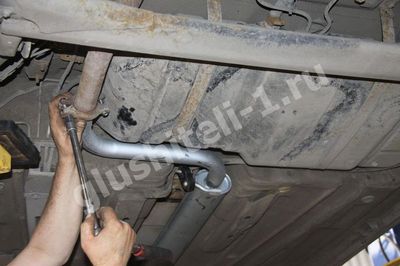 Замена приемной трубы ВАЗ 2170 Priora Седан
