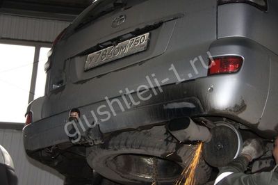 Установка насадки на глушитель  Toyota Land Cruiser Prado 120